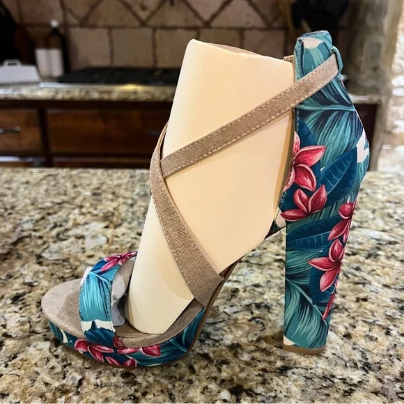 New - Natalia Strappy Block Heel in Teal and Pink - Picture 2 of 9